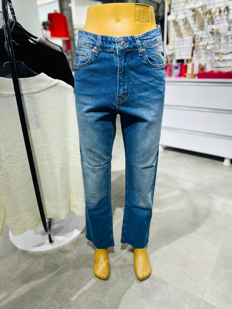 Kadın JEAN ZR Model Fit Frend Kesik Paça - Görsel 4